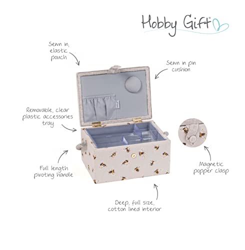 Hobby Gift MRME 87.1 Esclusiva Cucito Media, Scatola portaoggetti Artigianale, Vassoio per Accessori, puntaspilli, Manico in PVC, 18,5 x 25,5 x 14,5 cm, Legno, Ape Ricamata - 8earn