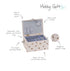 Hobby Gift MRME 87.1 Esclusiva Cucito Media, Scatola portaoggetti Artigianale, Vassoio per Accessori, puntaspilli, Manico in PVC, 18,5 x 25,5 x 14,5 cm, Legno, Ape Ricamata - 8earn