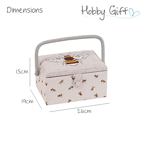 Hobby Gift MRME 87.1 Esclusiva Cucito Media, Scatola portaoggetti Artigianale, Vassoio per Accessori, puntaspilli, Manico in PVC, 18,5 x 25,5 x 14,5 cm, Legno, Ape Ricamata - 8earn
